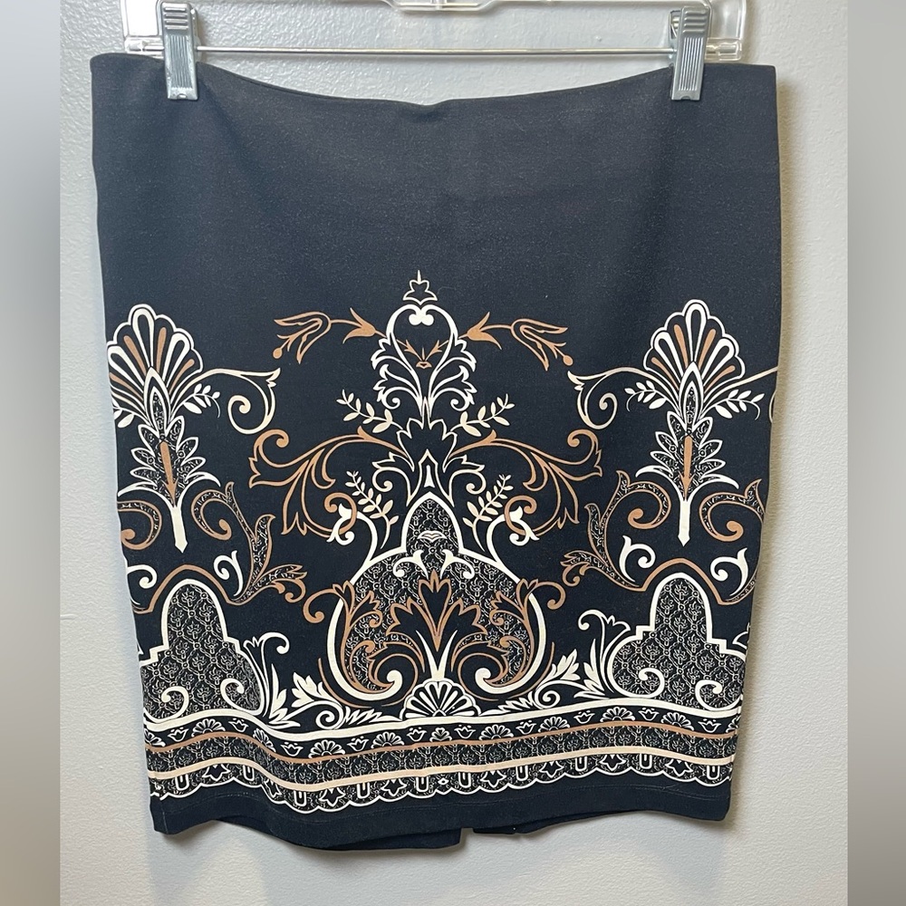 J. McLaughlin Black Skirt with Cream and Gold Paisley Border